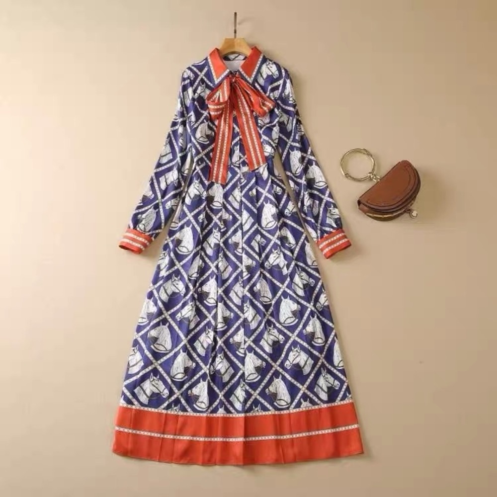 Designer-Style Equestrian-patterned Maxi Dress - Picture 5 of 12